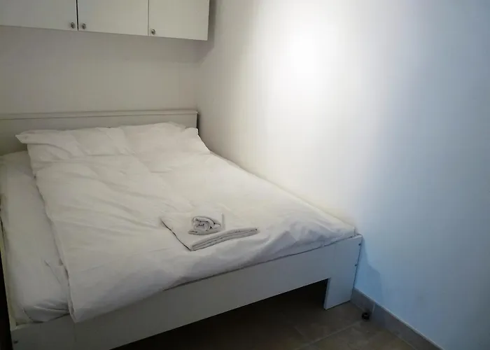 Elegant Two Bedroom Apartment With Modern Design And Terrace Close To Beaches And Cannes Center 546